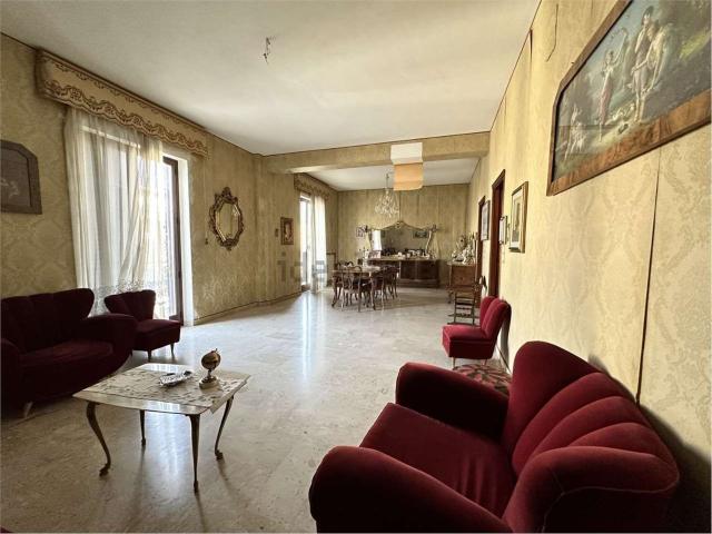 Appartamento in vendita di 160 m² in Viale Italia
