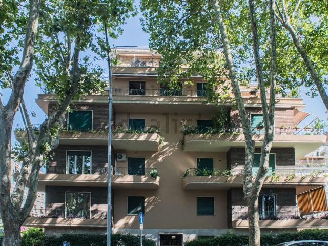 Appartamento in vendita di 160 m² in Viale Manlio Gelsomini