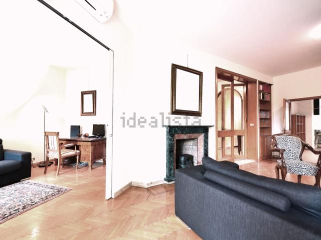 Appartamento in vendita di 160 m² in Viale Monte Grappa