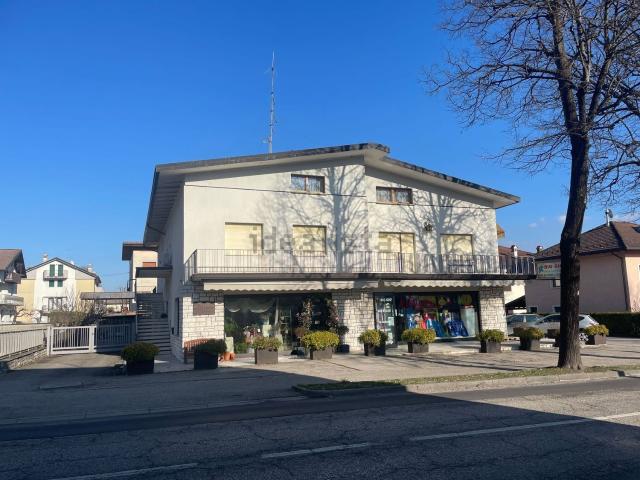 Appartamento in vendita di 160 m² in Viale Pedavena, 10