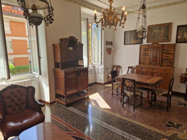 Appartamento in vendita di 160 m² in Viale Privato Antonio Rainusso
