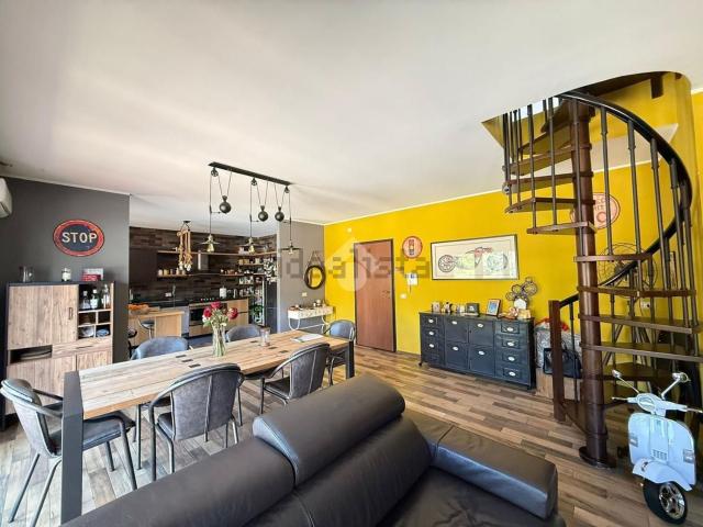 Appartamento in vendita di 160 m² in Vico Salemi, 13
