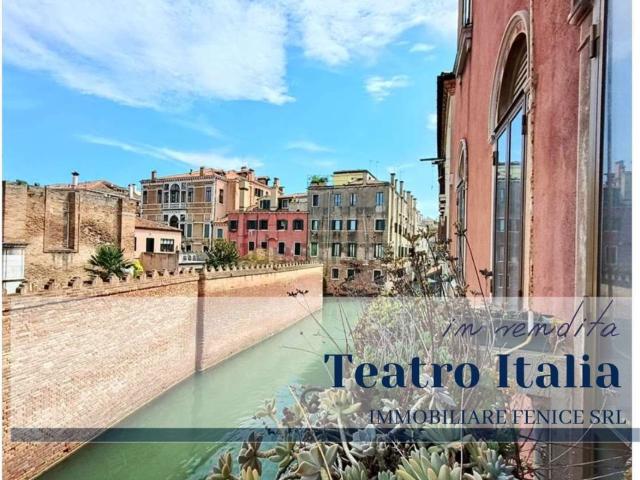 Appartamento in vendita di 160 m² in Calle Lionpardo