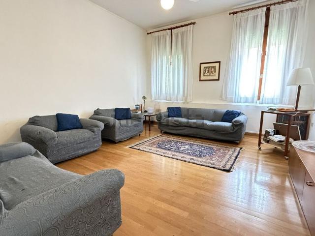 Appartamento in vendita di 160 m² in Via Arnaldo Fusinato