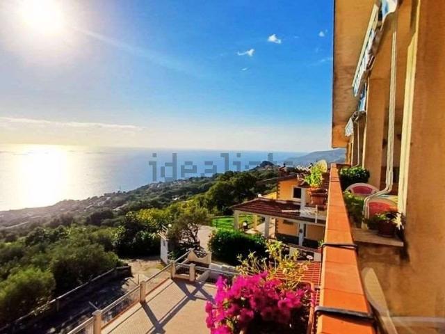 Appartamento in vendita di 160 m² in Località Ceramile, 73