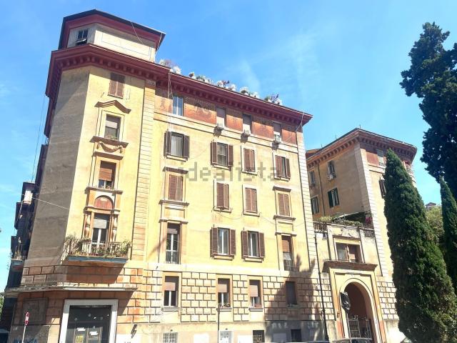 Appartamento in vendita di 160 m² in Piazza Melozzo da Forlì