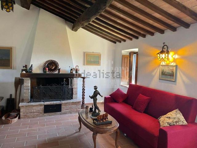 Appartamento in vendita di 160 m² in Strada san martino sovana