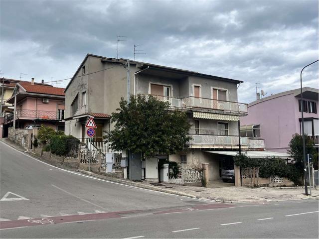 Appartamento in vendita di 160 m² in Strada Vicinale Villa Cervone, 2