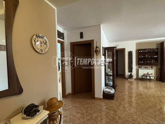 Appartamento in vendita di 161 m² in Via De Spuches
