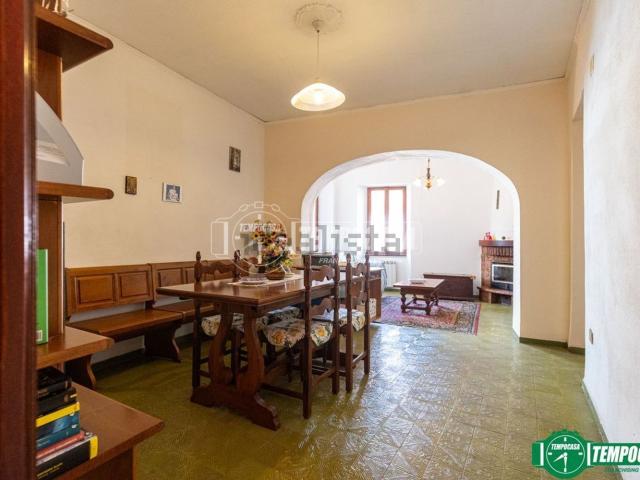 Appartamento in vendita di 161 m² in Via II Giugno, 3