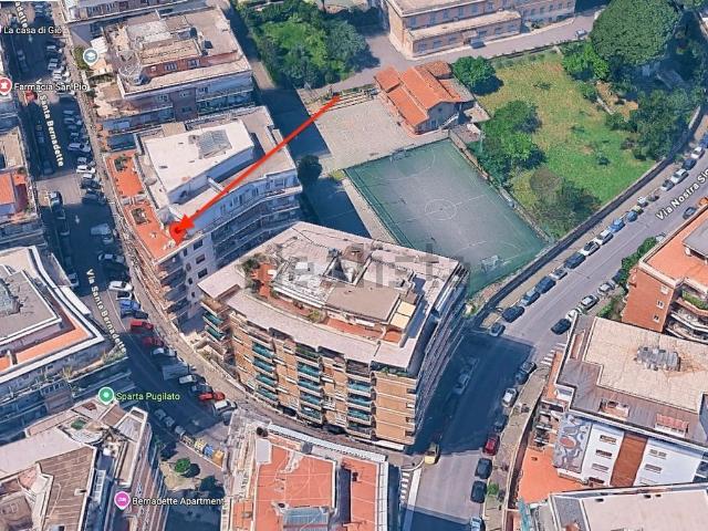 Appartamento in vendita di 161 m² in Via Santa Bernadette, 57