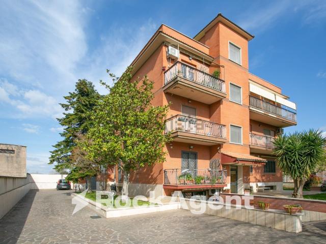 Appartamento in vendita di 161 m² in Via Roccabernarda
