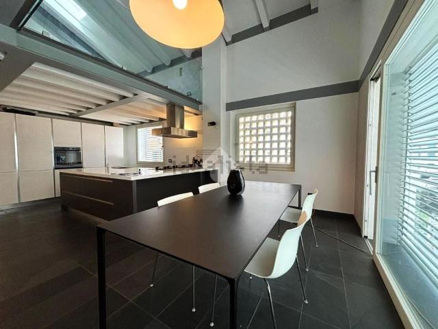 Appartamento in vendita di 161 m² in Via Ronche, 1