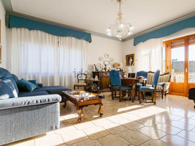 Appartamento in vendita di 161 m² in Via Taddeo di Bartolo, 6