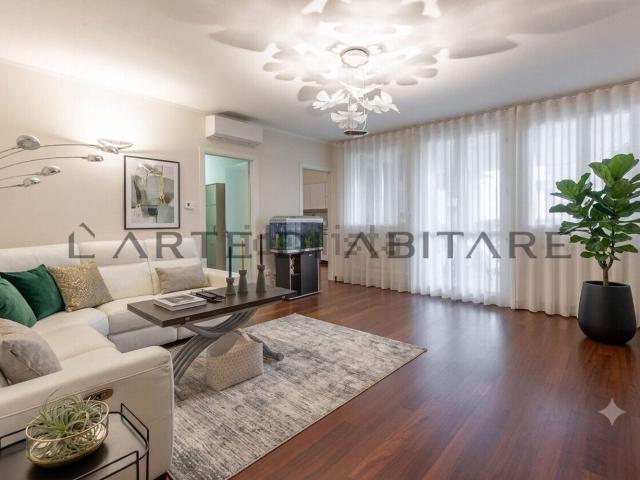 Appartamento in vendita di 162 m² in Via Ca&apos  di Cozzi, 4