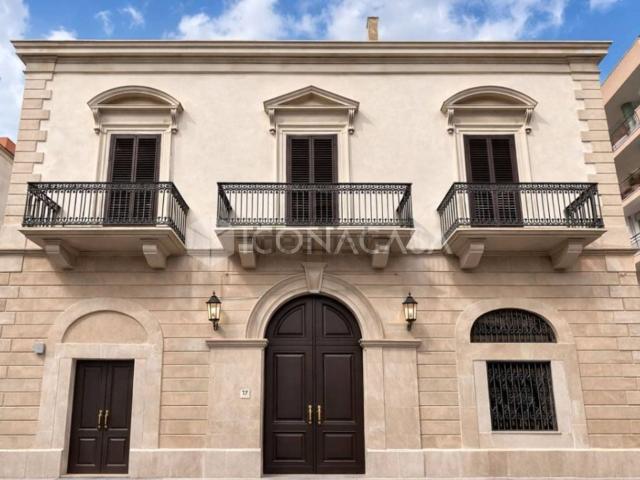 Appartamento in vendita di 162 m² in Via Camere del Capitolo, 14