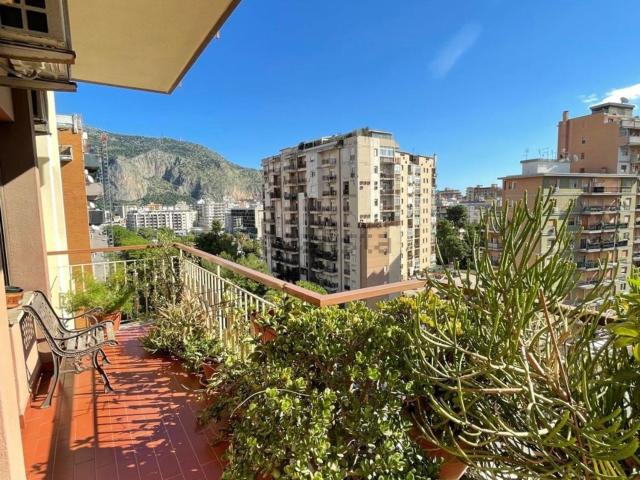Appartamento in vendita di 162 m² in Via Belgio