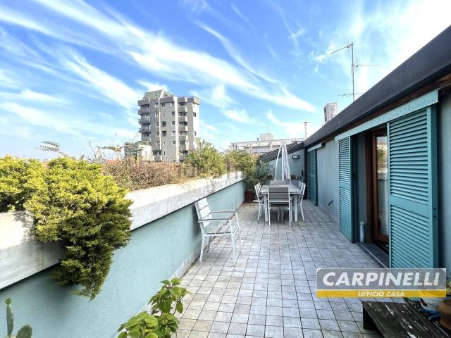 Appartamento in vendita di 162 m² in Via Bengasi, 1