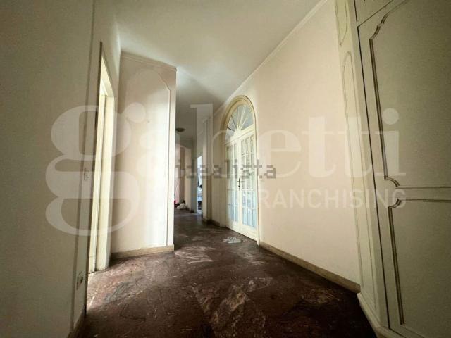 Appartamento in vendita di 162 m² in Via Genova, 18