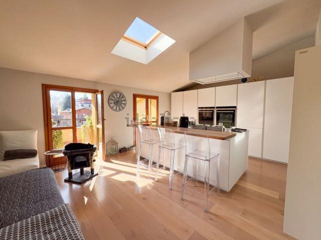 Appartamento in vendita di 162 m² in Via Giuseppe Piermarini, 28