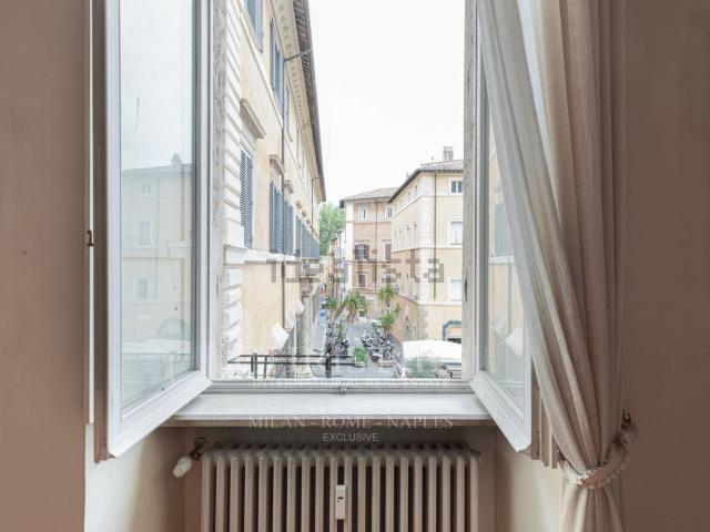 Appartamento in vendita di 162 m² in Via dei Coronari