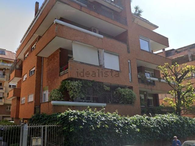 Appartamento in vendita di 162 m² in Via della Farnesina, 212