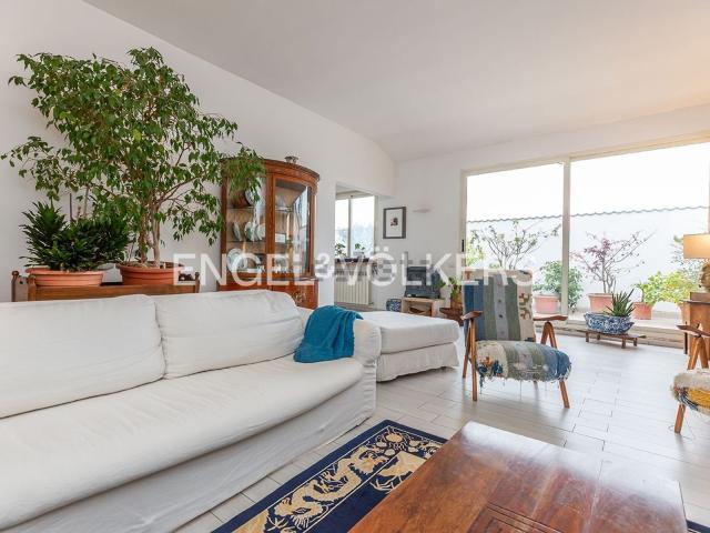 Appartamento in vendita di 162 m² in Via Fontana della Girandola