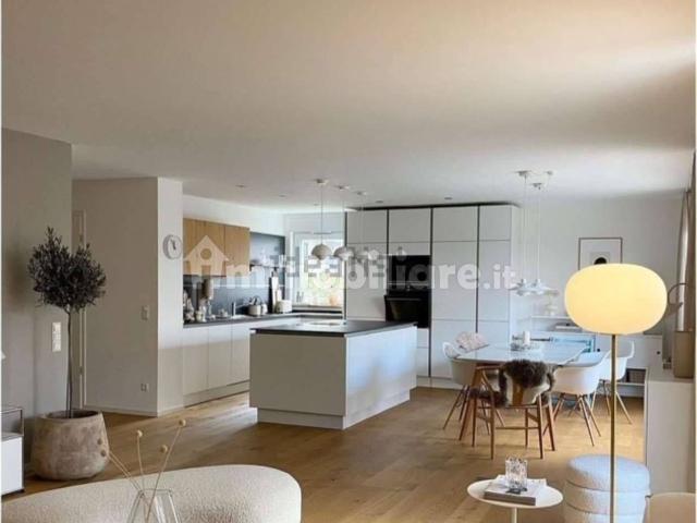 Appartamento in vendita di 162 m² in Via Felice Cavallotti