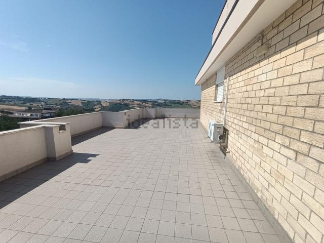 Appartamento in vendita di 162 m² in Via Fermana Sud