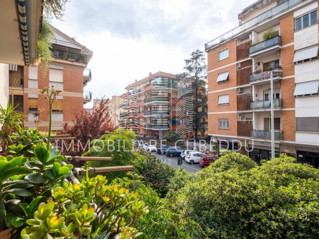 Appartamento in vendita di 162 m² in Via Francesco D&apos Ovidio