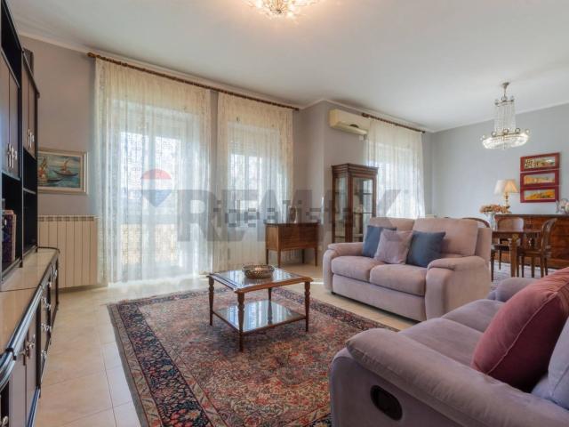 Appartamento in vendita di 162 m² in Via Ottone Bacaredda, 99