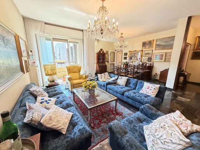 Appartamento in vendita di 162 m² in Via Lodovico Castelvetro