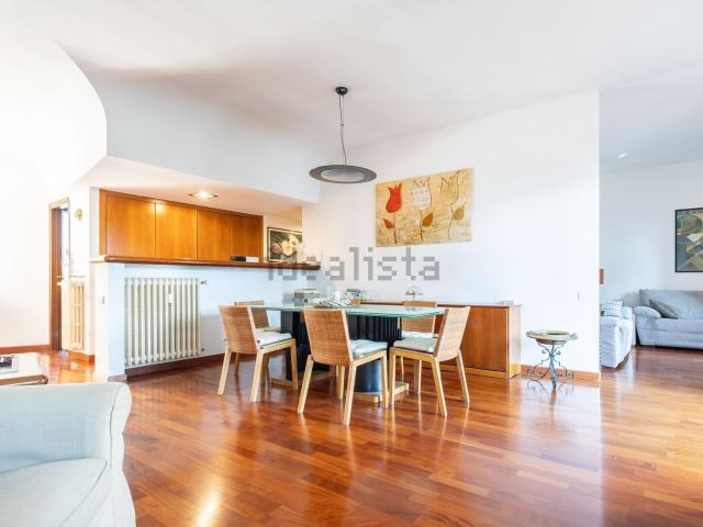 Appartamento in vendita di 162 m² in Via per Cerro Maggiore, 2