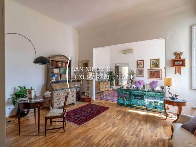 Appartamento in vendita di 162 m² in Borgo degli Albizi