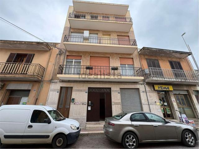 Appartamento in vendita di 163 m² in Via Cellino, 81