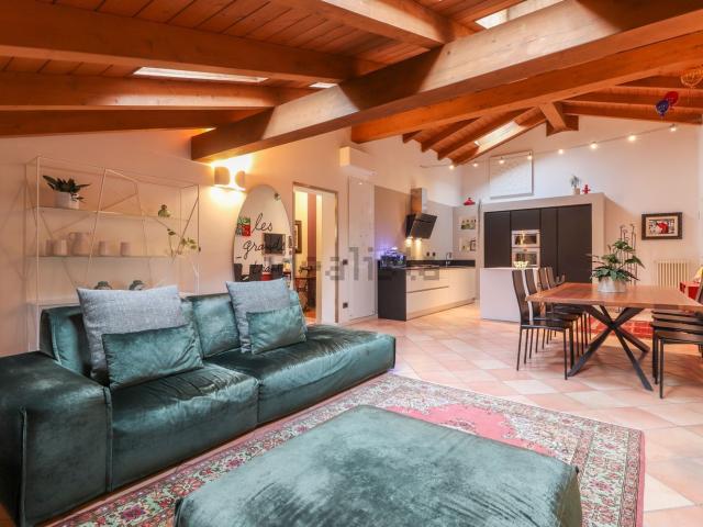 Appartamento in vendita di 163 m² in Via Bondanello, 121