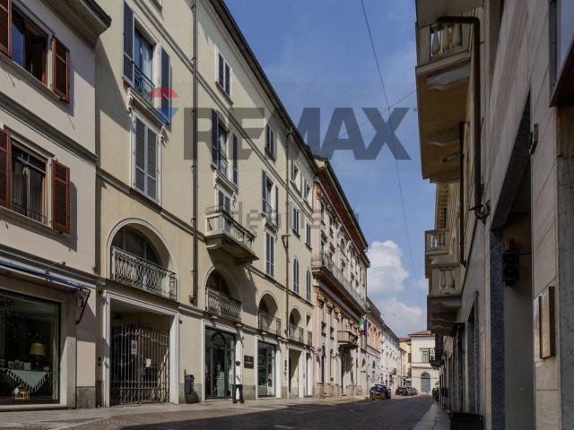 Appartamento in vendita di 163 m² in Via Giovanni Merula, 26