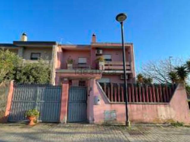 Appartamento in vendita di 163 m² in Via delle Ferule