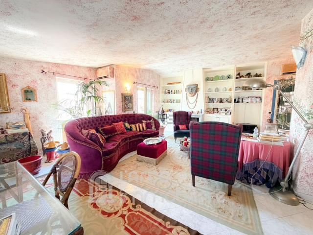 Appartamento in vendita di 163 m² in Via Enrico de Nicola, 25