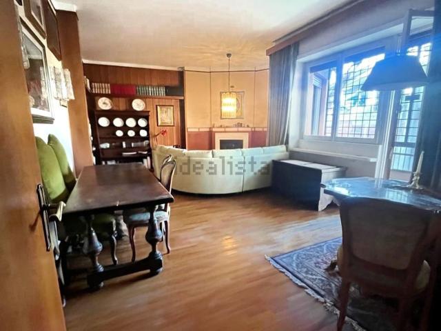 Appartamento in vendita di 163 m² in Via Francesco Saverio Benucci