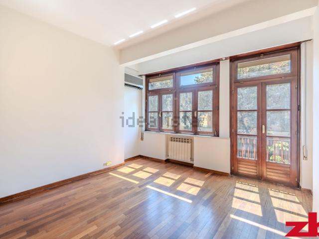 Appartamento in vendita di 163 m² in Via Oreste De Gaspari