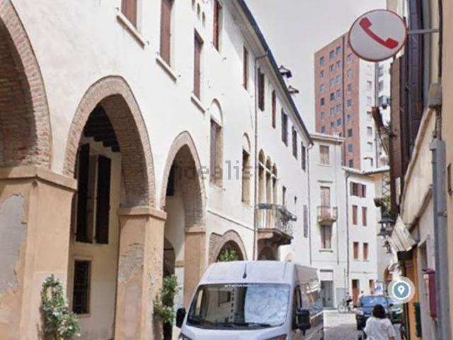 Appartamento in vendita di 163 m² in Via N. Sauro