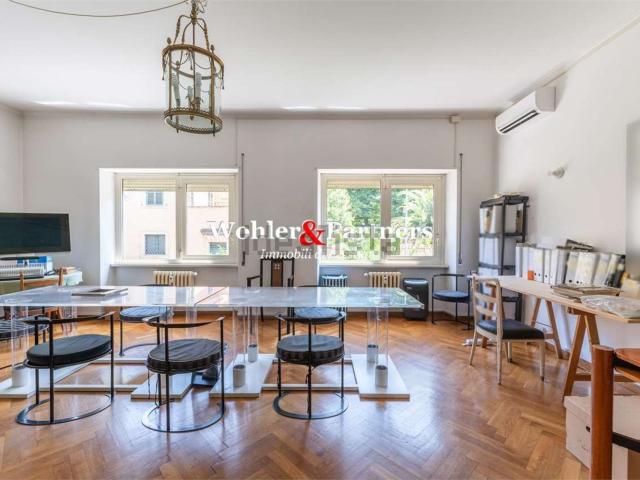 Appartamento in vendita di 163 m² in Via Nemea, 1