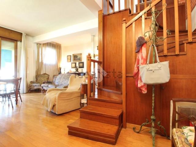 Appartamento in vendita di 163 m² in Via Roma, 32