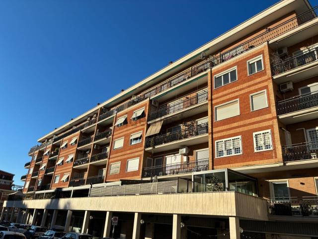 Appartamento in vendita di 163 m² in Largo S. Eufrasia Pelletier