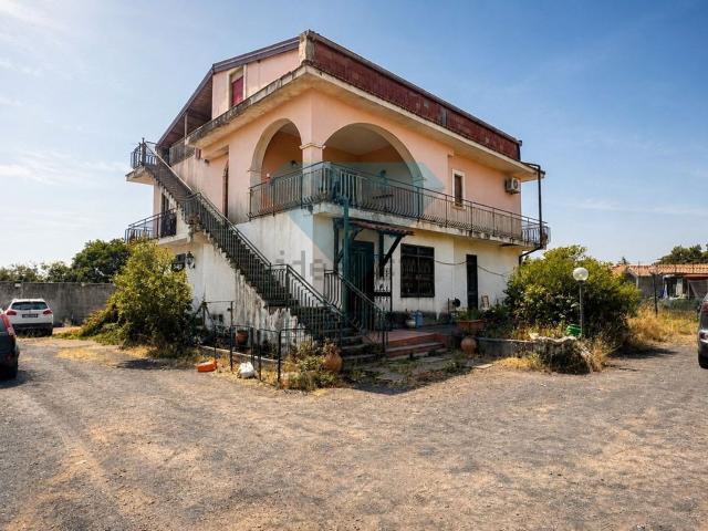 Appartamento in vendita di 164 m² in Via Capraio, 35