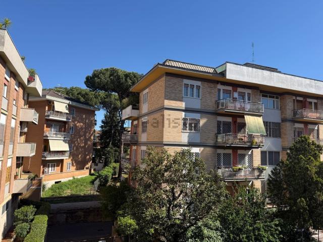 Appartamento in vendita di 164 m² in Via Antonio Dionisi, 73
