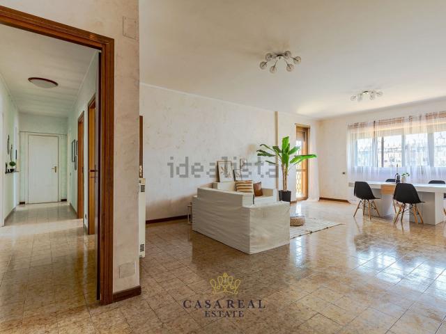 Appartamento in vendita di 164 m² in Via Alberto Ascari, 192