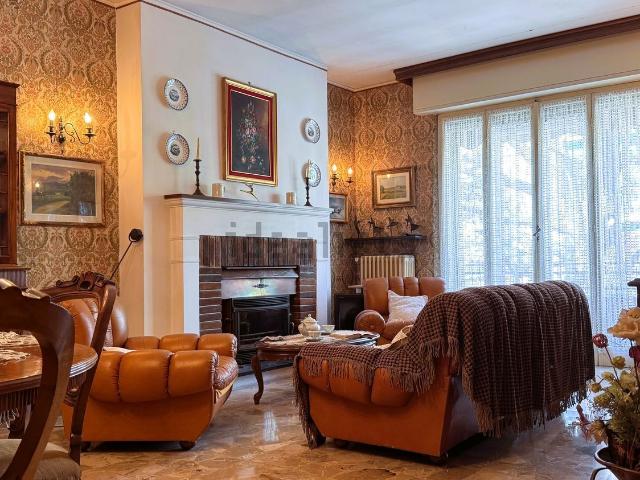 Appartamento in vendita di 164 m² in Via Alessandro Manzoni, 4