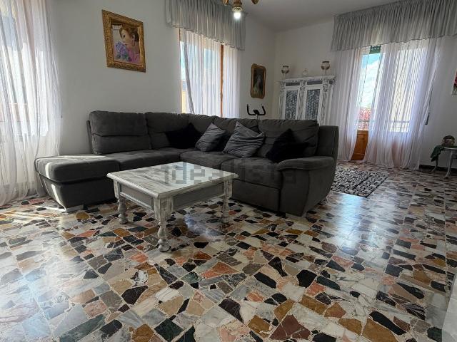 Appartamento in vendita di 164 m² in Via Giulio Masini